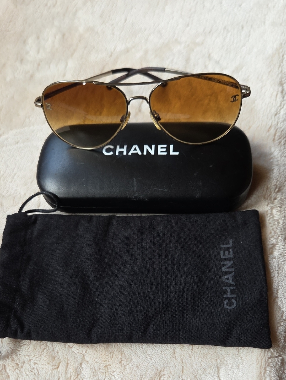 CHANEL Aviator Sunglasses - Gold Frame with Brown Gradient Lenses (Light Weight)